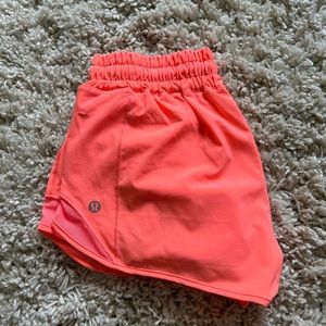 Lululemon Hotty Hot Short II *2.5” Sunset
